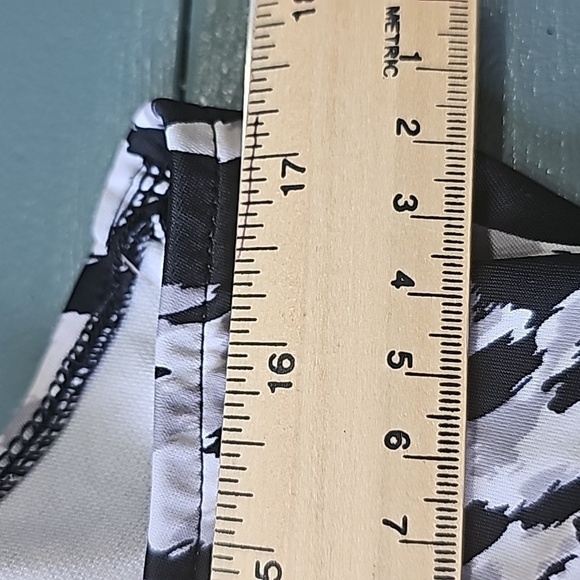 TRINSHAPER one piece bathing suit black and white. Size Medium to large. - Picture 8 of 12